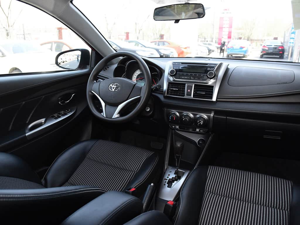 广汽丰田 yaris l 致炫 2015款 1.5g 自动橙色限量版