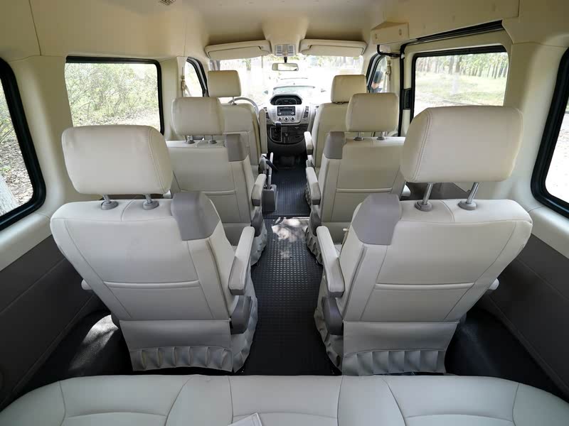 上汽大通 上汽大通v80 2015款 2.5t amt商杰版短轴中顶