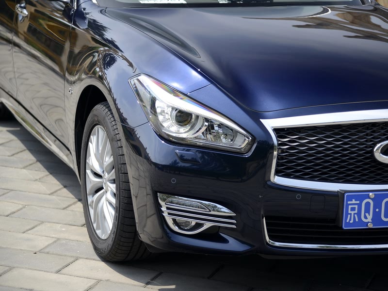 2015款 q70l 2.5l 奢华版