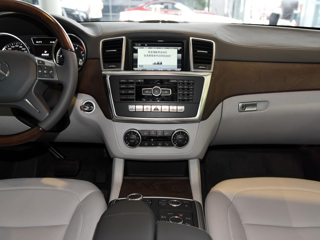 奔驰(进口) 奔驰gl级 2015款 gl 400 4matic豪华型 中控方向盘 已经是