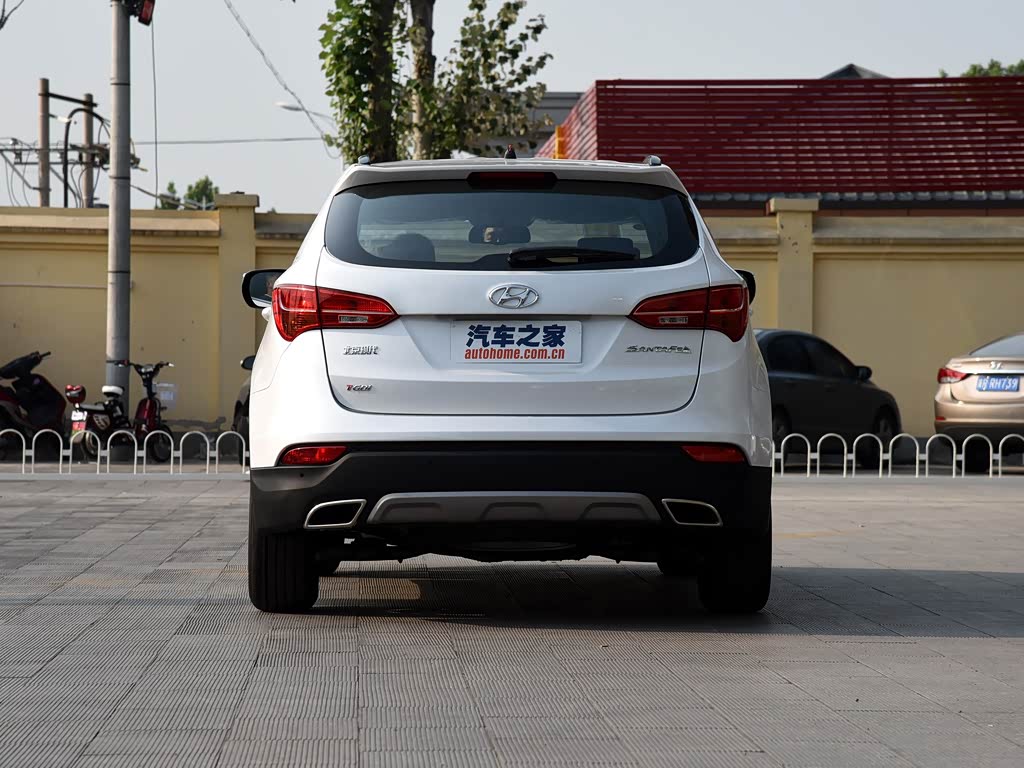 北京现代 胜达 2015款 2.0t 自动两驱舒适型 5座