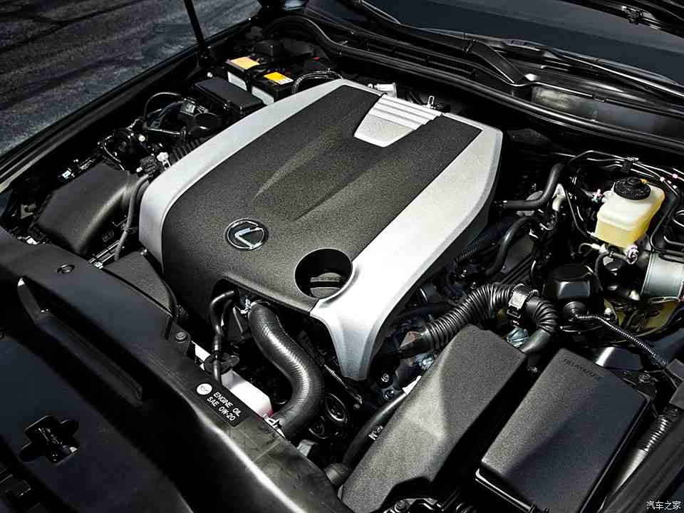 is 250车型搭载2.5l v6发动机,最大功率输出207马力,峰值扭矩250n·m.