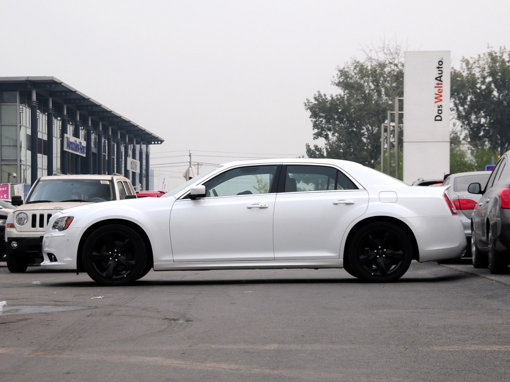 克莱斯勒(进口) 克莱斯勒300c(进口) 2013款 3.6l s锋尚版