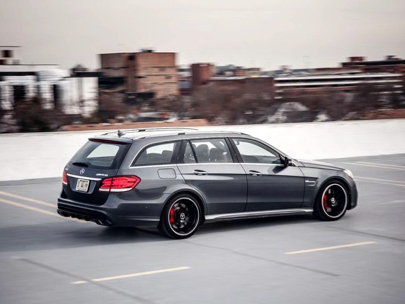 梅赛德斯-amg 奔驰e级amg 2014款 amg e 63 s 4matic wagon 车身外观