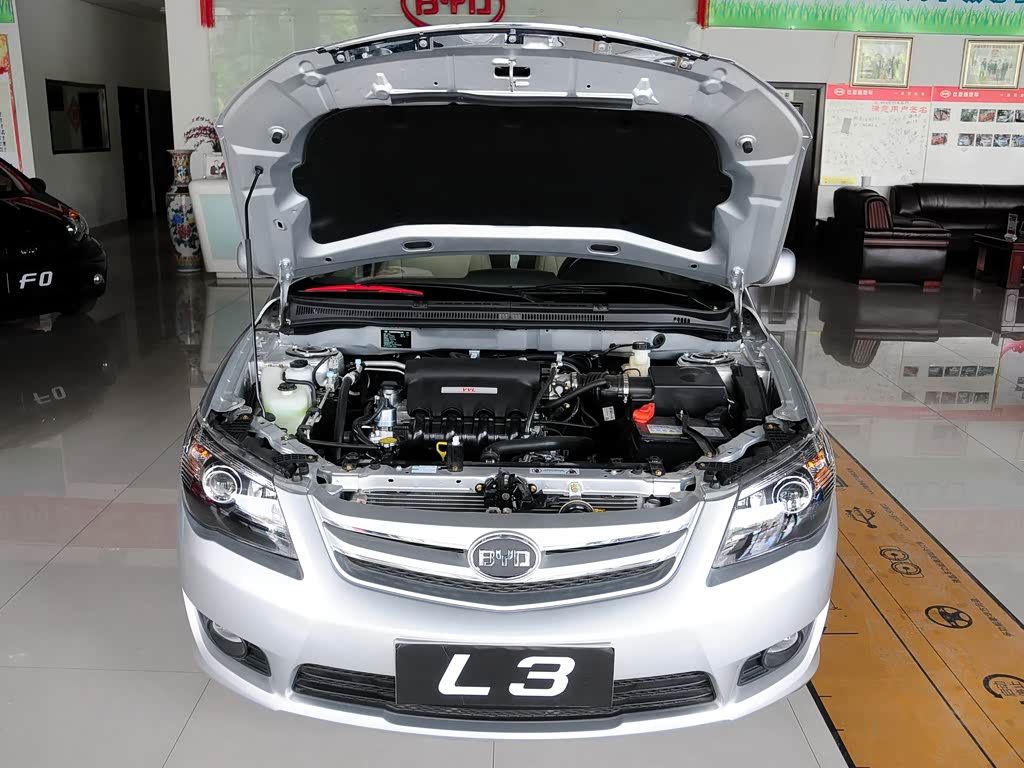 比亚迪 比亚迪l3 2012款 1.5l 手动尊贵型