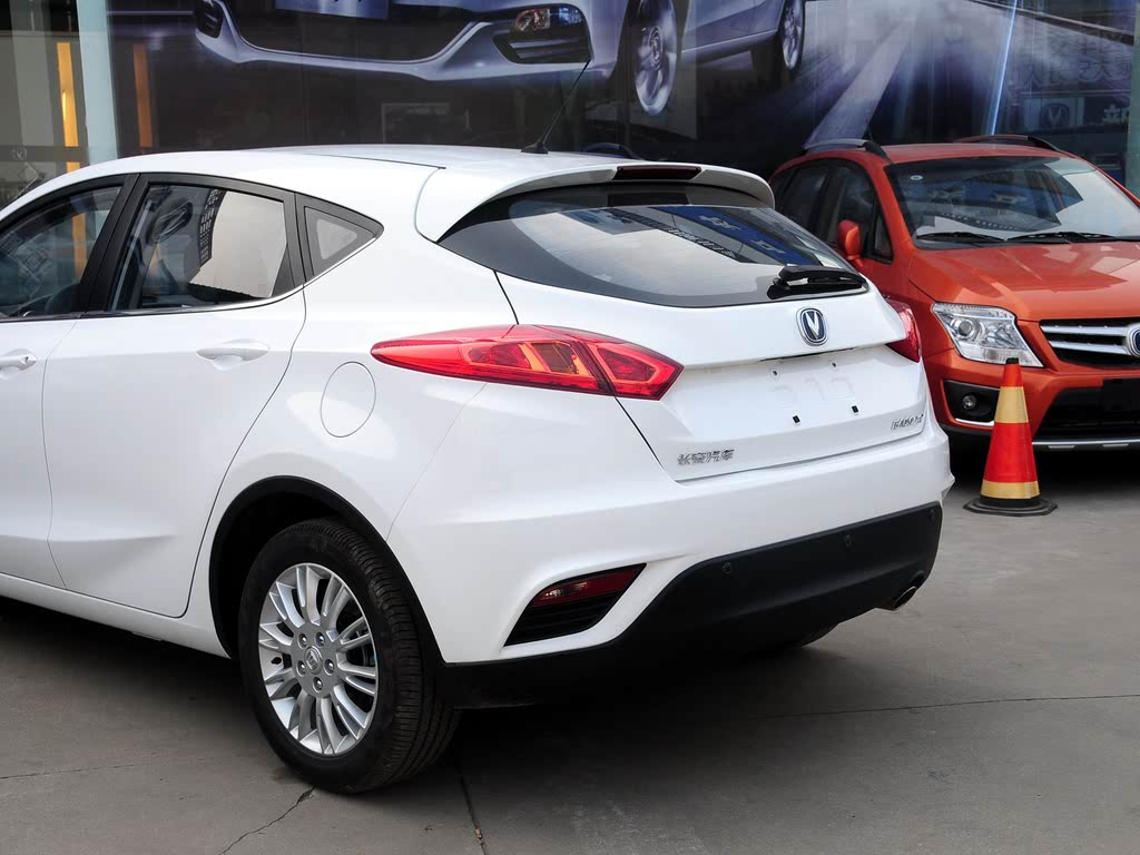 长安汽车 逸动xt 2013款 1.6l 自动俊酷型 国v