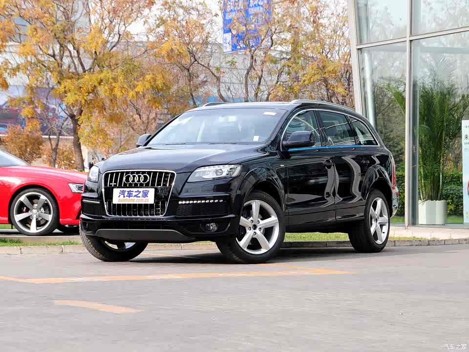 奥迪(进口) 奥迪Q7 2015款 35 TFSI 运动型 奥迪(进口) 奥迪Q7 2015款 35 TFSI 运动型