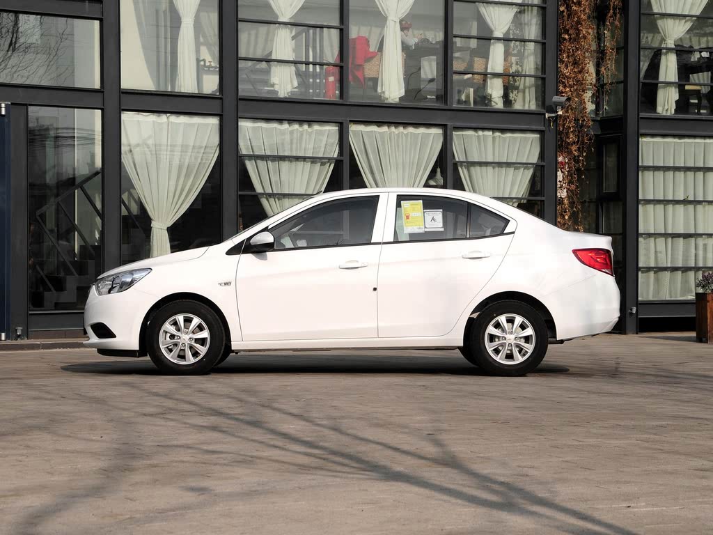 2015款 赛欧3 1.3l 手动理想天窗版