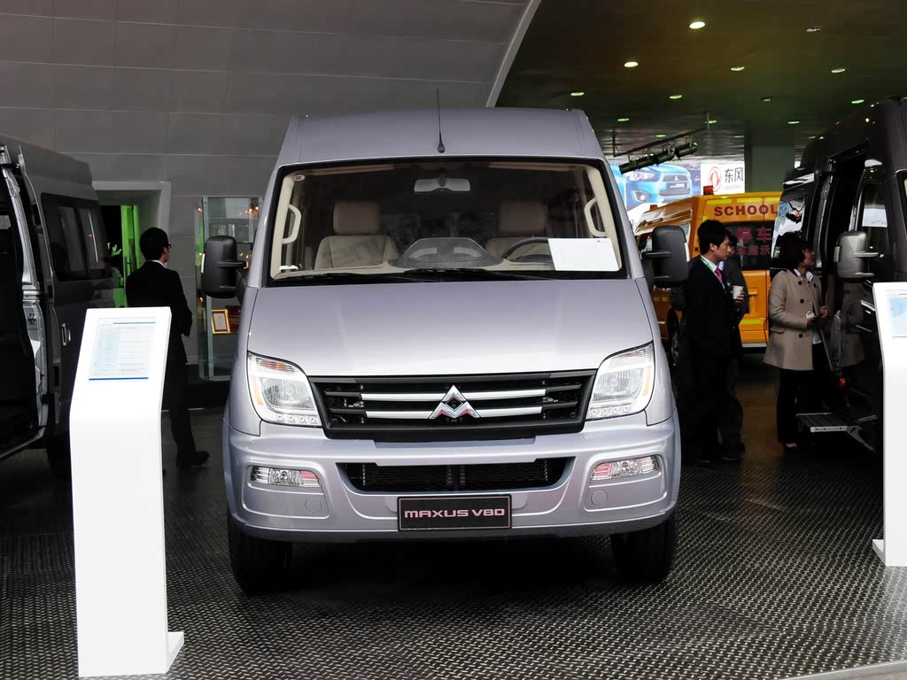 上汽大通v80柴油版参数,大通v80柴油版图片 上汽大通 上汽大通v80 2011款 2.5t 长轴中顶尊杰版