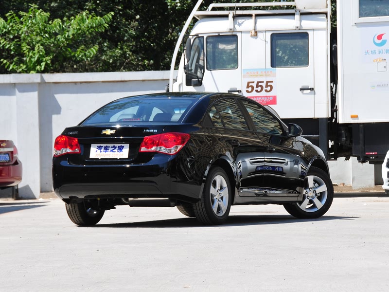 上汽通用雪佛兰 科鲁兹 2012款 1.6L SE MT