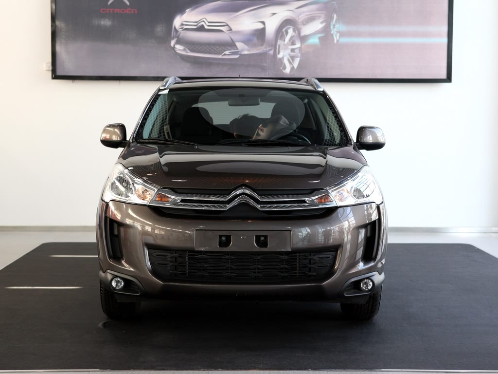 雪铁龙(进口) 雪铁龙c4 aircross(进口) 2012款 2.0l 四驱舒适版