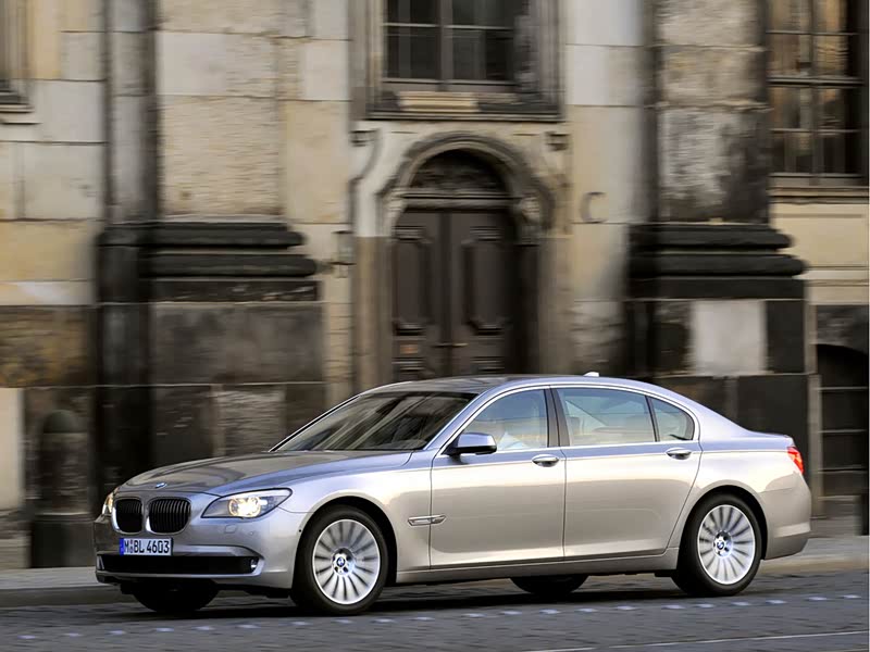 全新宝马7系试驾报告 800x0_q87_autohomecar__y_4629242719390.jpg