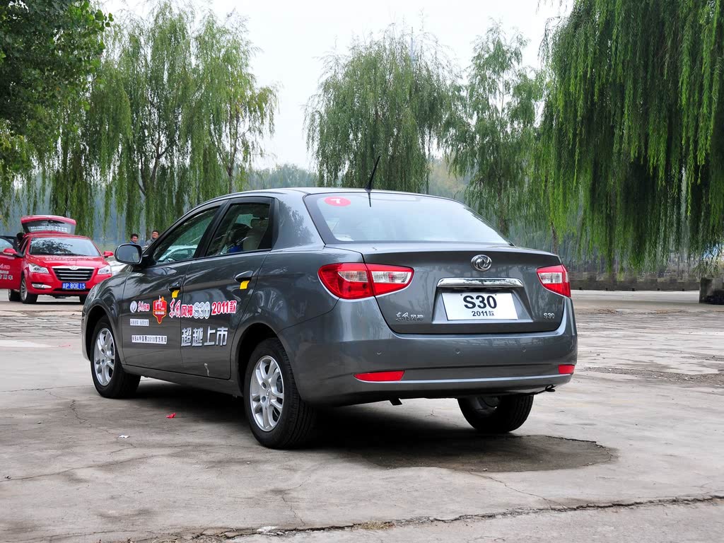 东风乘用车 东风风神s30 2011款 1.6l 手动尊贵型