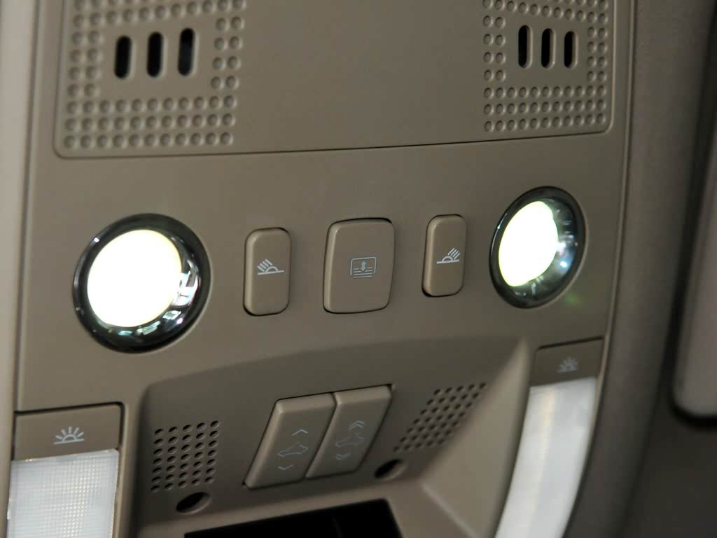 上汽通用凯迪拉克 sls赛威 2011款 2.0t 豪华型