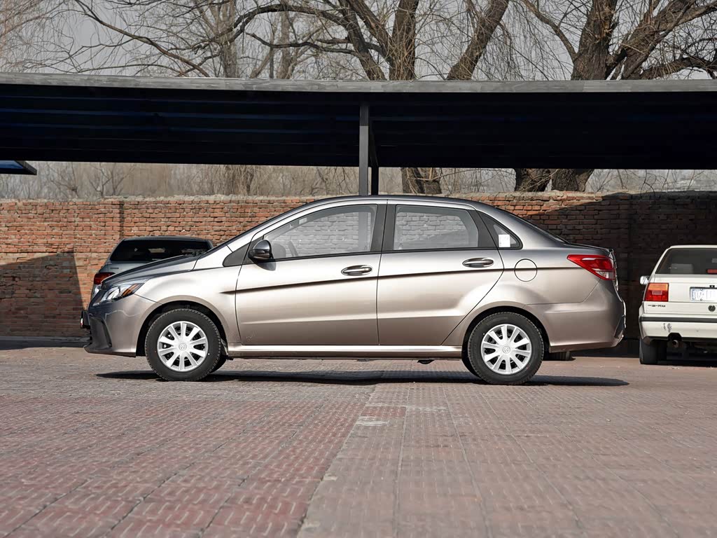 北京汽车 绅宝d20 2015款 三厢 1.3l 手动乐天版