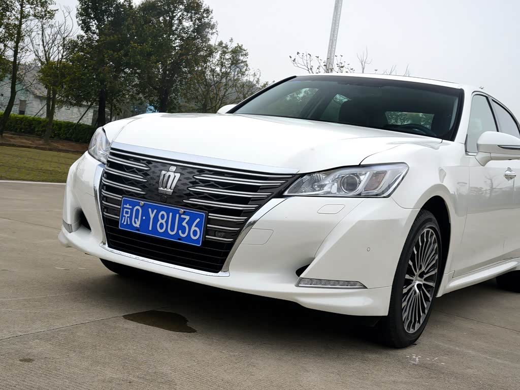 一汽丰田 皇冠 2015款 2.5l 尊享版