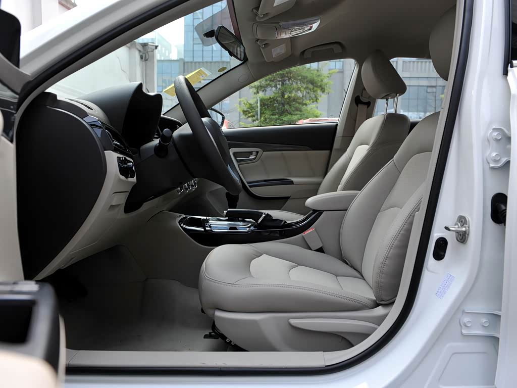 广汽乘用车 传祺ga6 2015款 1.6t 手动舒适型