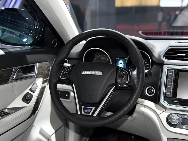 长城汽车 哈弗h6 coupe 2015款 蓝标 2.0t 手动四驱尊贵型