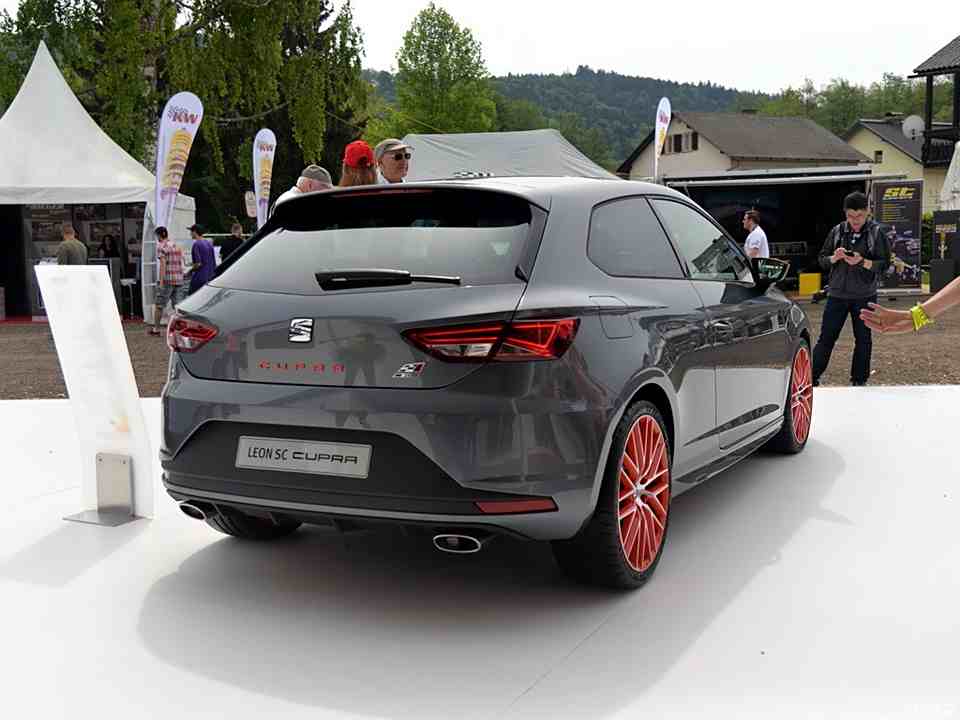 西雅特 leon 2015款 sc cupra