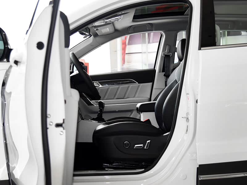 长城汽车 哈弗h6 coupe 2015款 蓝标 2.0t 手动两驱尊贵型