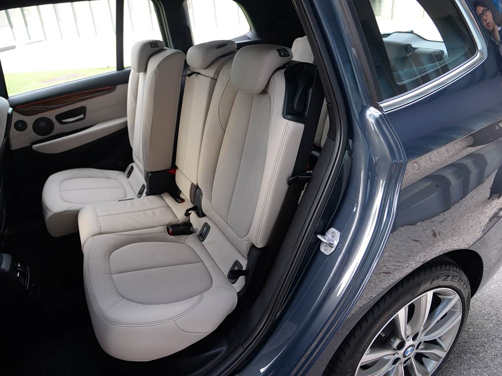 宝马(进口) 宝马2系多功能旅行车 2015款 220i