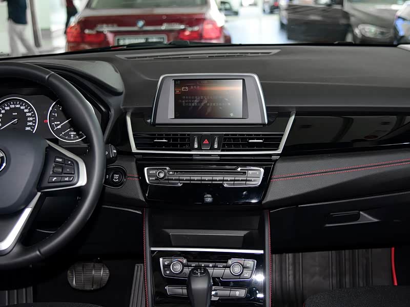 宝马(进口) 宝马2系多功能旅行车 2015款 218i 运动设计套装 中控方向