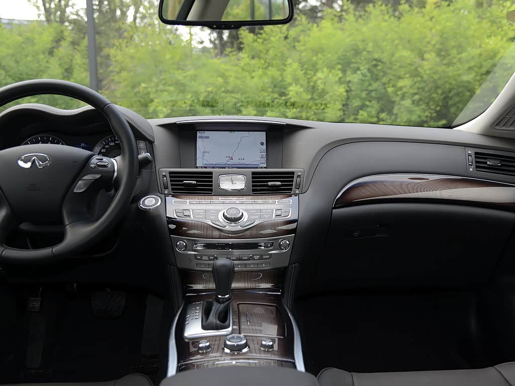 英菲尼迪(进口) 英菲尼迪q70 2015款 q70l 2.5l 奢华版