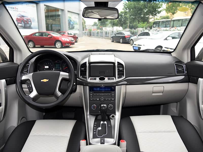 上汽通用雪佛兰 科帕奇 2015款 2.4l 两驱城市版 5座