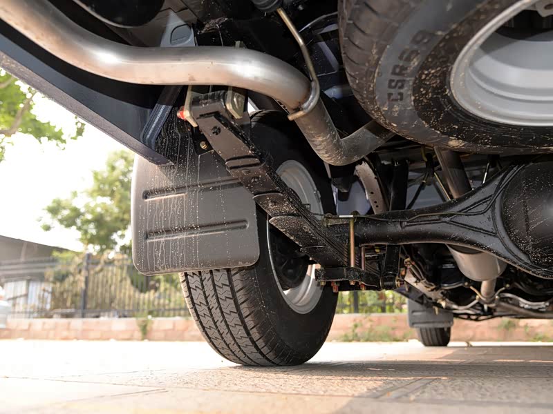 江铃汽车 宝典 2015款 2.9t两驱柴油豪华款plus 5140长jx4d30