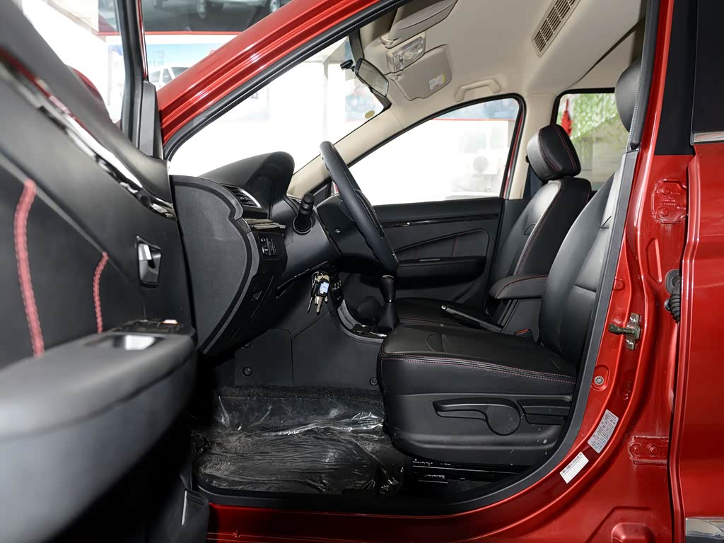 东风小康 东风风光360 2015款 1.5l 手动豪华型 7座 国v