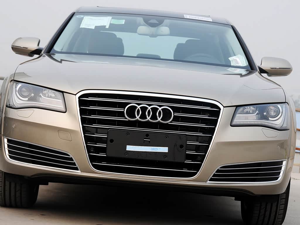 奥迪(进口) 奥迪a8 2013款 a8l 30 fsi 舒适型 斑羚米色 其它细节