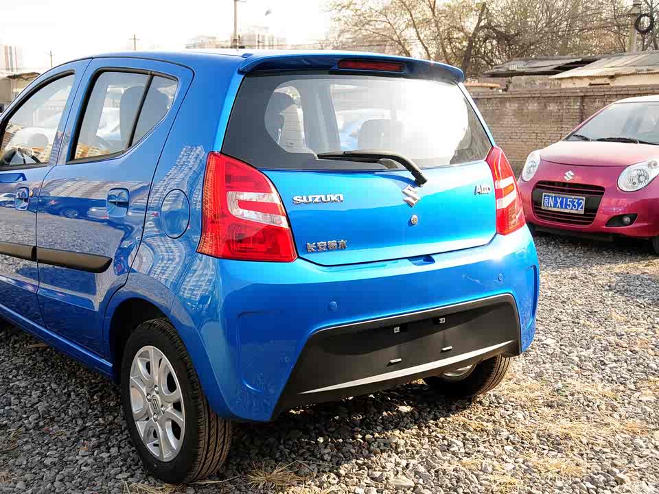 铃木长安铃木奥拓2013款 1.0l 手动炫酷型