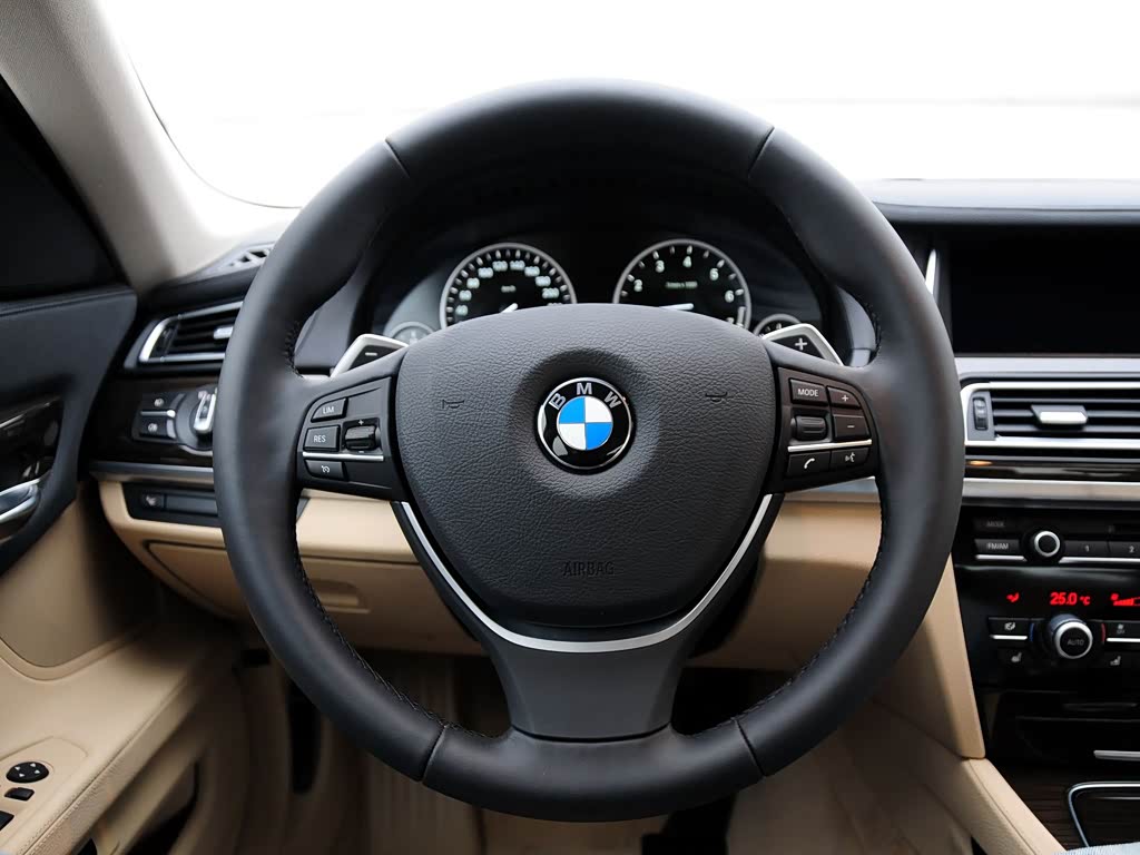 宝马(进口) 宝马7系 2013款 740li 领先型 中控方向盘 已经是最后一张