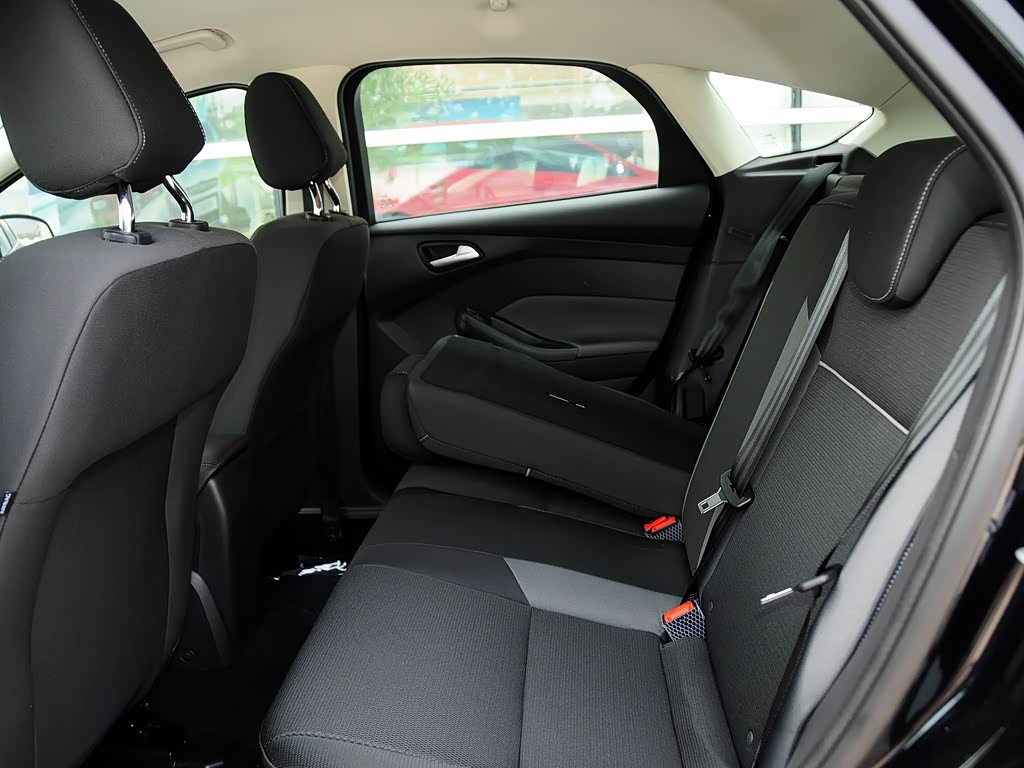 长安福特 福克斯 2012款 两厢 1.6l 手动舒适型