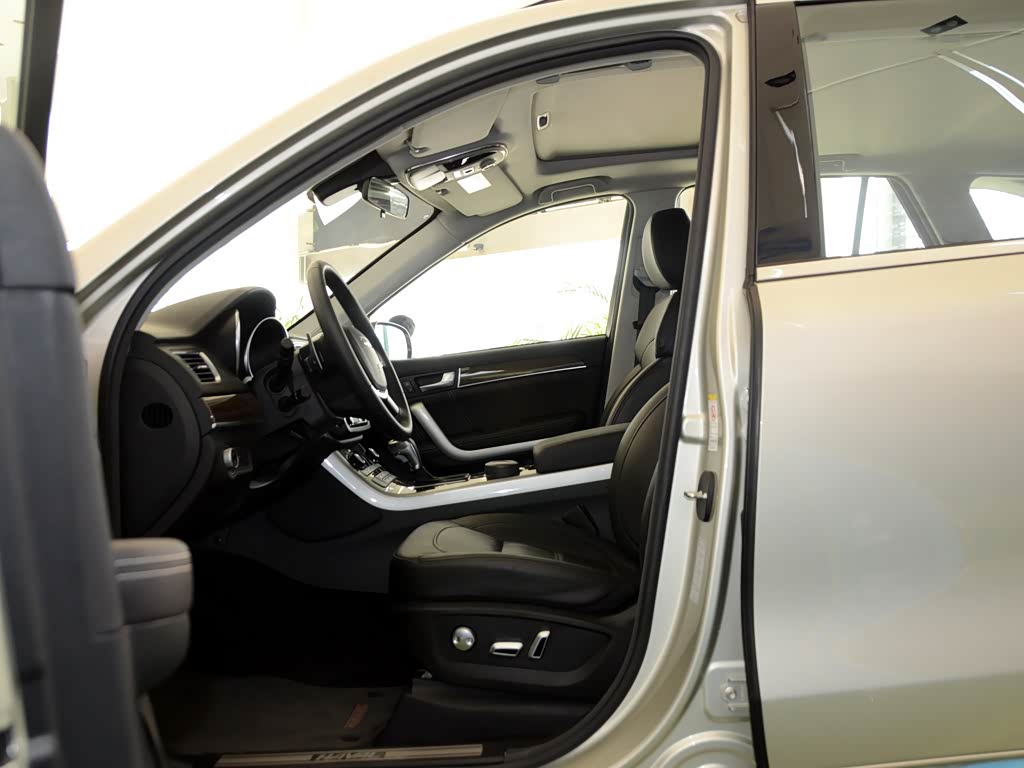 长城汽车 哈弗h8 2015款 2.0t 两驱标准型