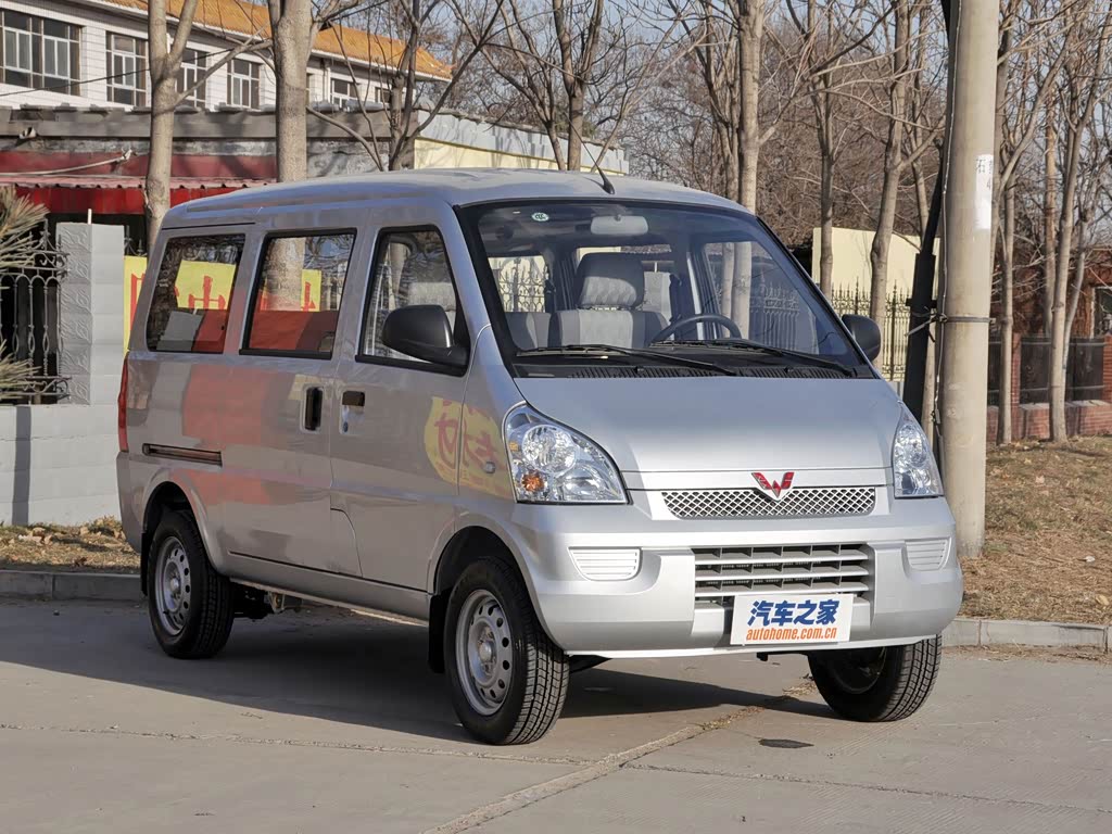 上汽通用五菱 五菱荣光 2011款 1.2l基本型