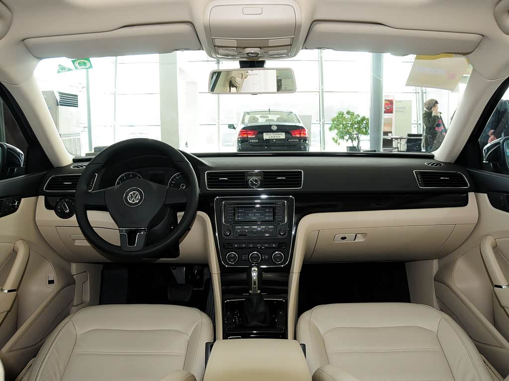 上汽大众 帕萨特 2013款 1.4tsi dsg尊荣版