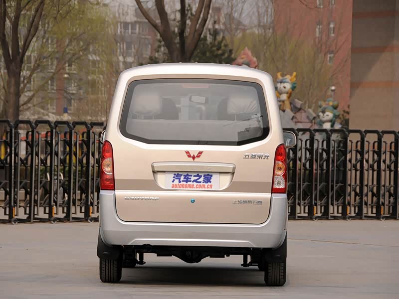 上汽通用五菱 五菱荣光 2011款 1.2l标准型