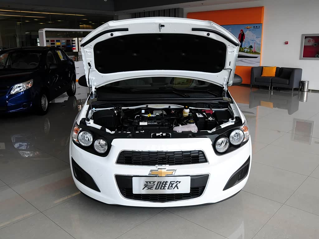 上汽通用雪佛兰 爱唯欧 2013款 三厢 1.4l at 天窗版