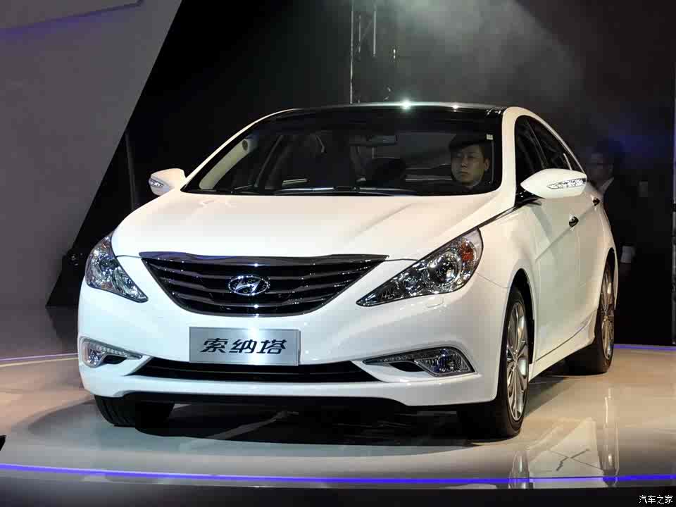 现代北京现代索纳塔八2013款 2.4l 自动顶级版