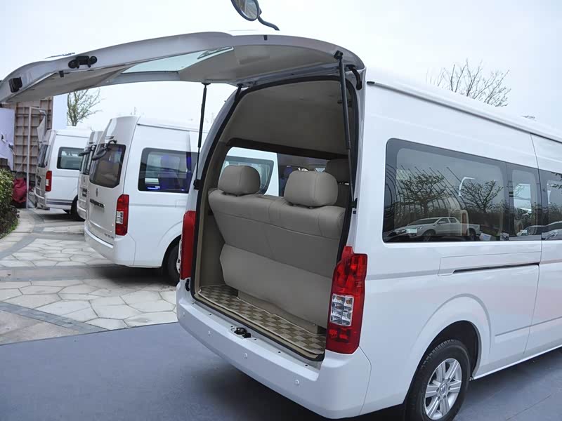 福田汽车 蒙派克s 2013款 2.8t新干线豪华型 柴油长轴isf2.