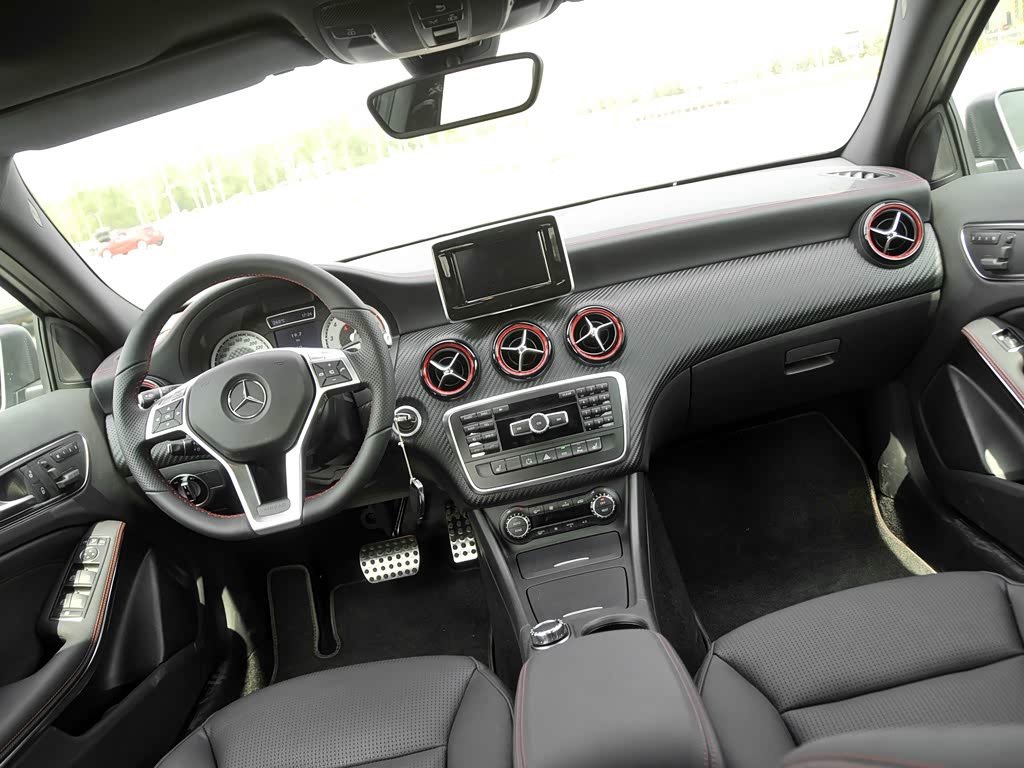 奔驰(进口) 奔驰a级(进口) 2013款 a 260 运动型