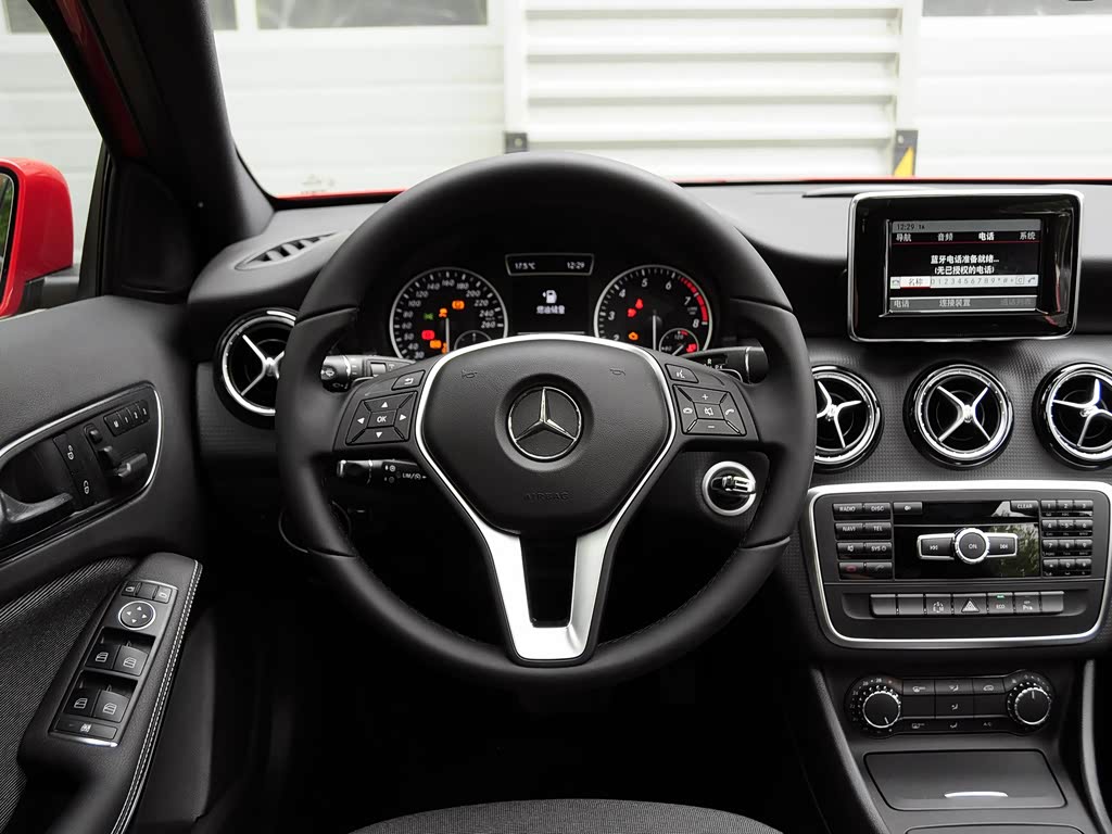 奔驰(进口) 奔驰a级(进口) 2013款 a 180 时尚型