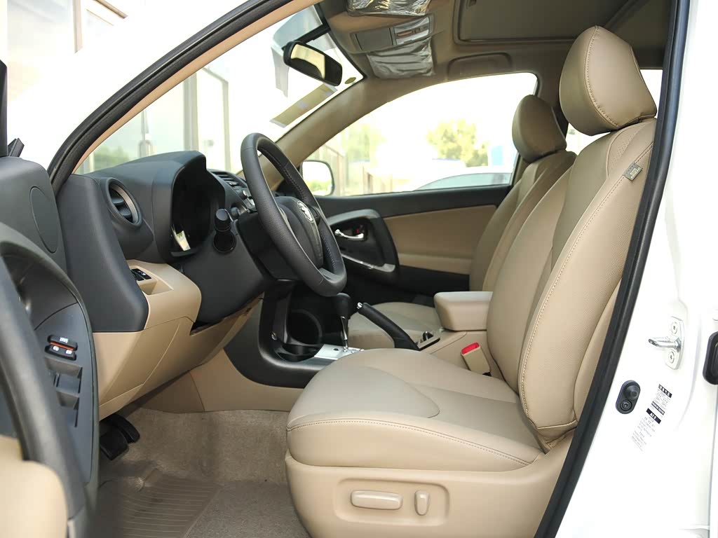 一汽丰田 rav4荣放 2013款 特享版 2.4l 自动四驱尊崇