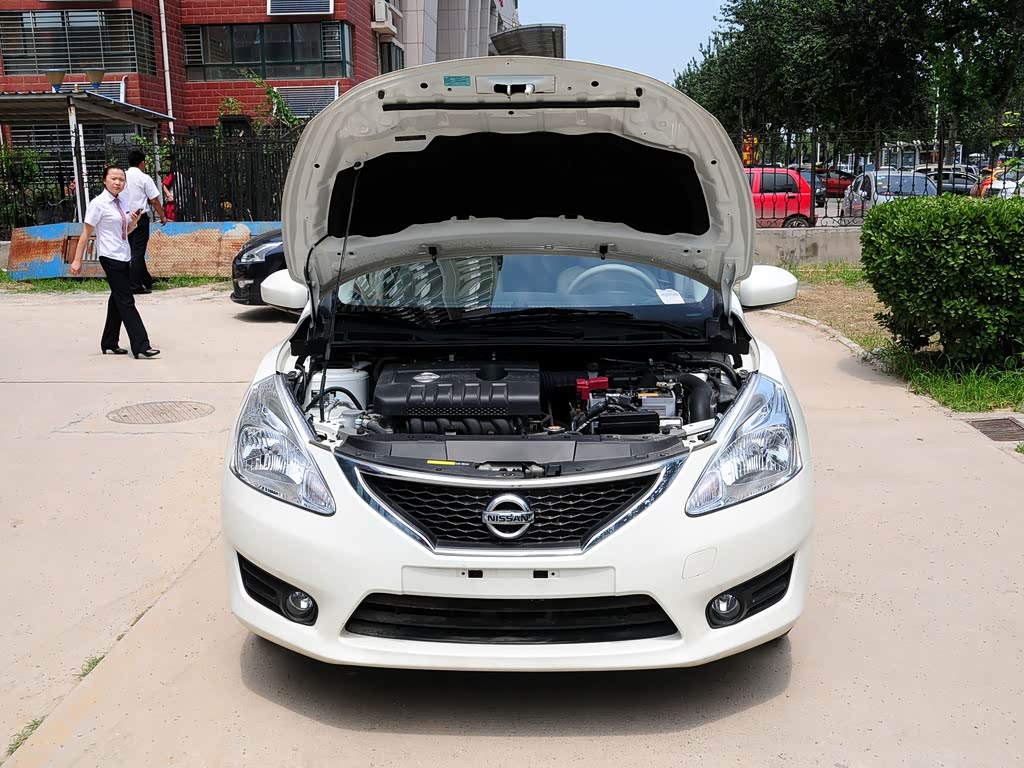 东风日产 骐达tiida 2011款 1.6l 手动智能型