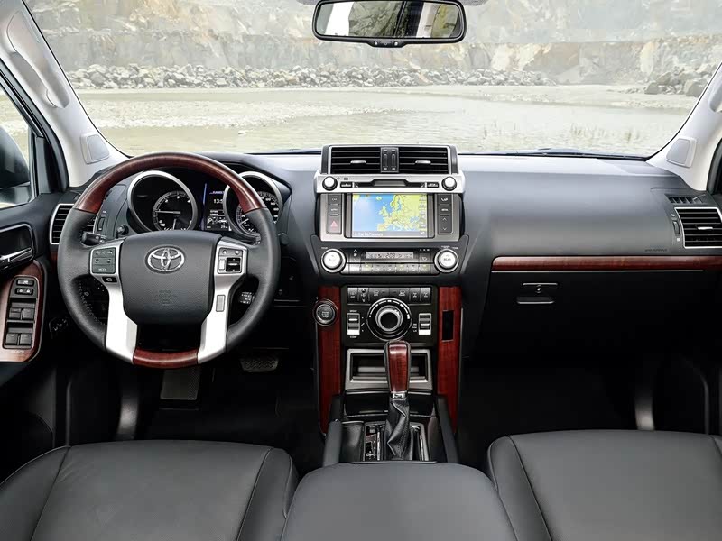 丰田(进口) 普拉多(进口) 2014款 基本型 中控方向盘已经是最后一张