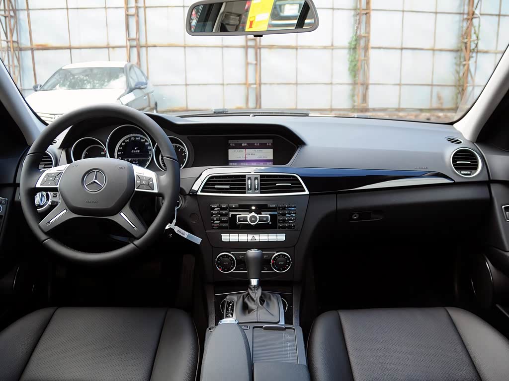 北京奔驰 奔驰c级 2013款 c 180 经典型 grand edition 中控方向盘