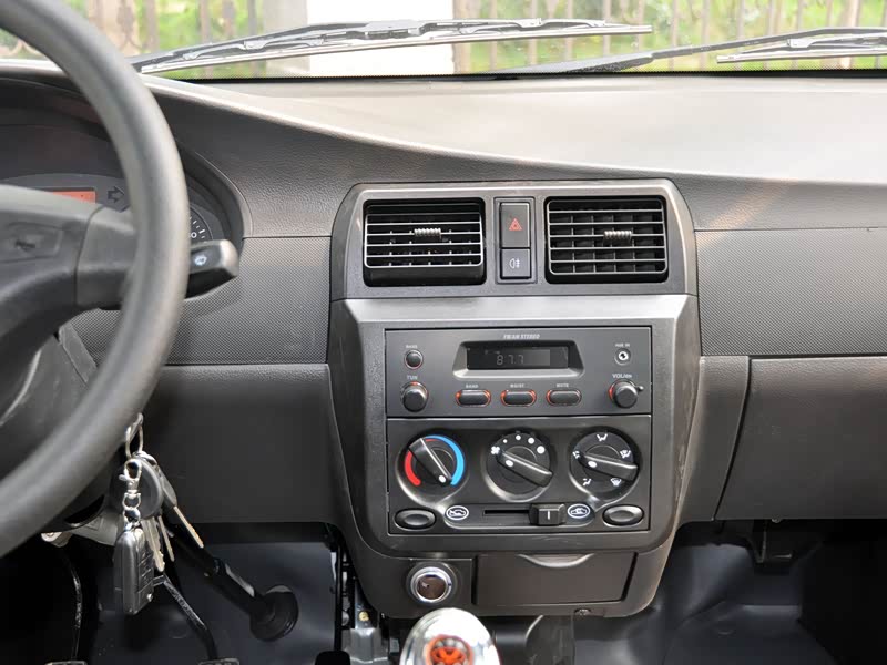 上汽通用五菱 五菱荣光小卡 2012款 1.2l双排基本型laq