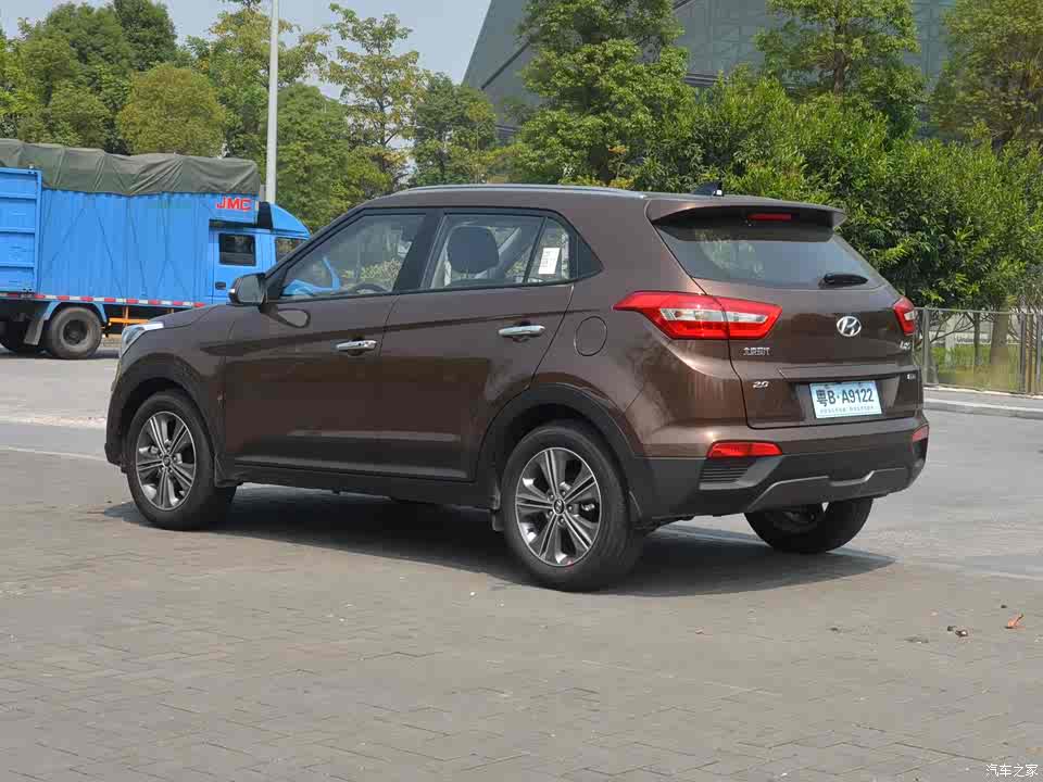 北京现代 北京现代ix25 2015款 2.0l 自动四驱尊贵型dlx