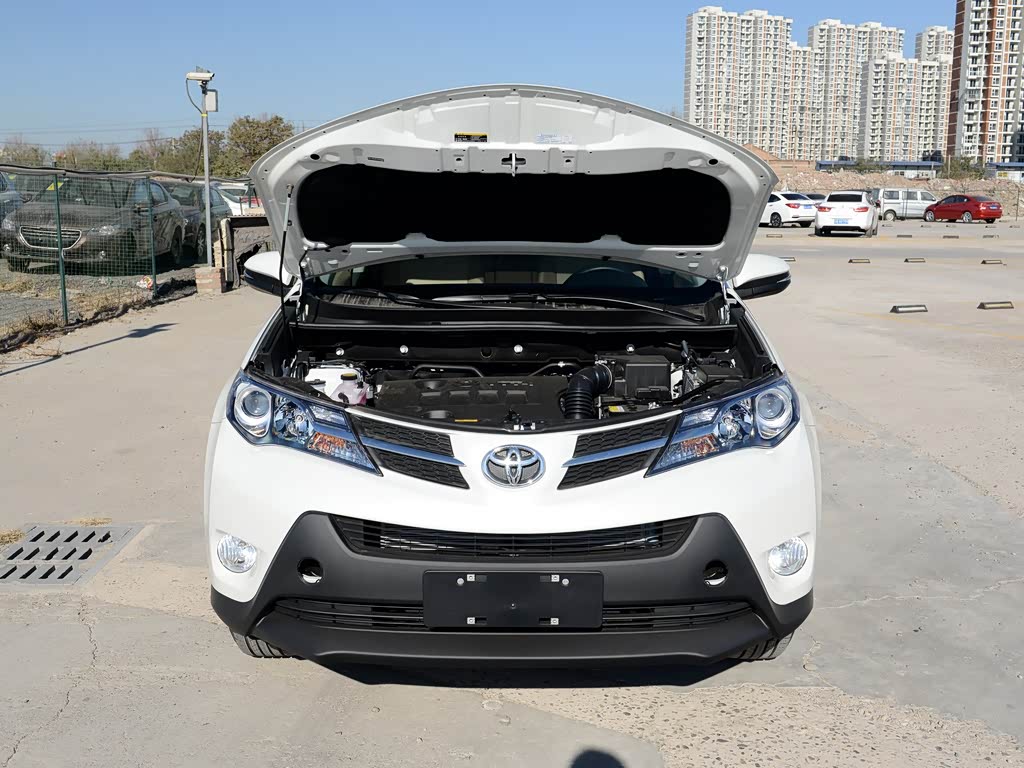 一汽丰田 rav4荣放 2015款 2.0l cvt两驱风尚版